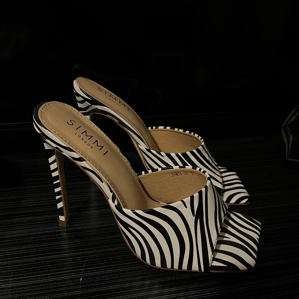 Simmi Zebra Heels